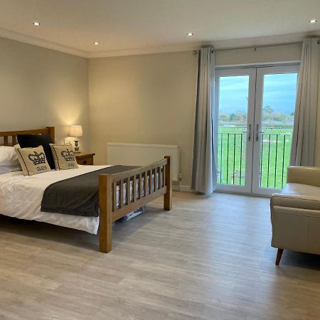 Executive Home With Plenty Of Room Ely Extérieur photo