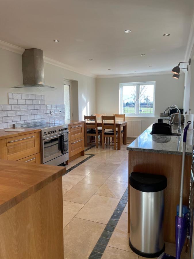Executive Home With Plenty Of Room Ely Extérieur photo